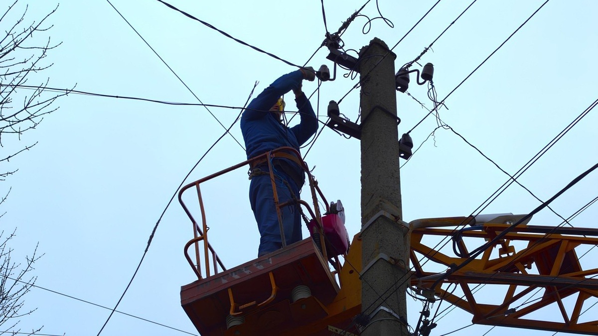 About 30,000 consumers left without electricity in Poltava region due to severe weather